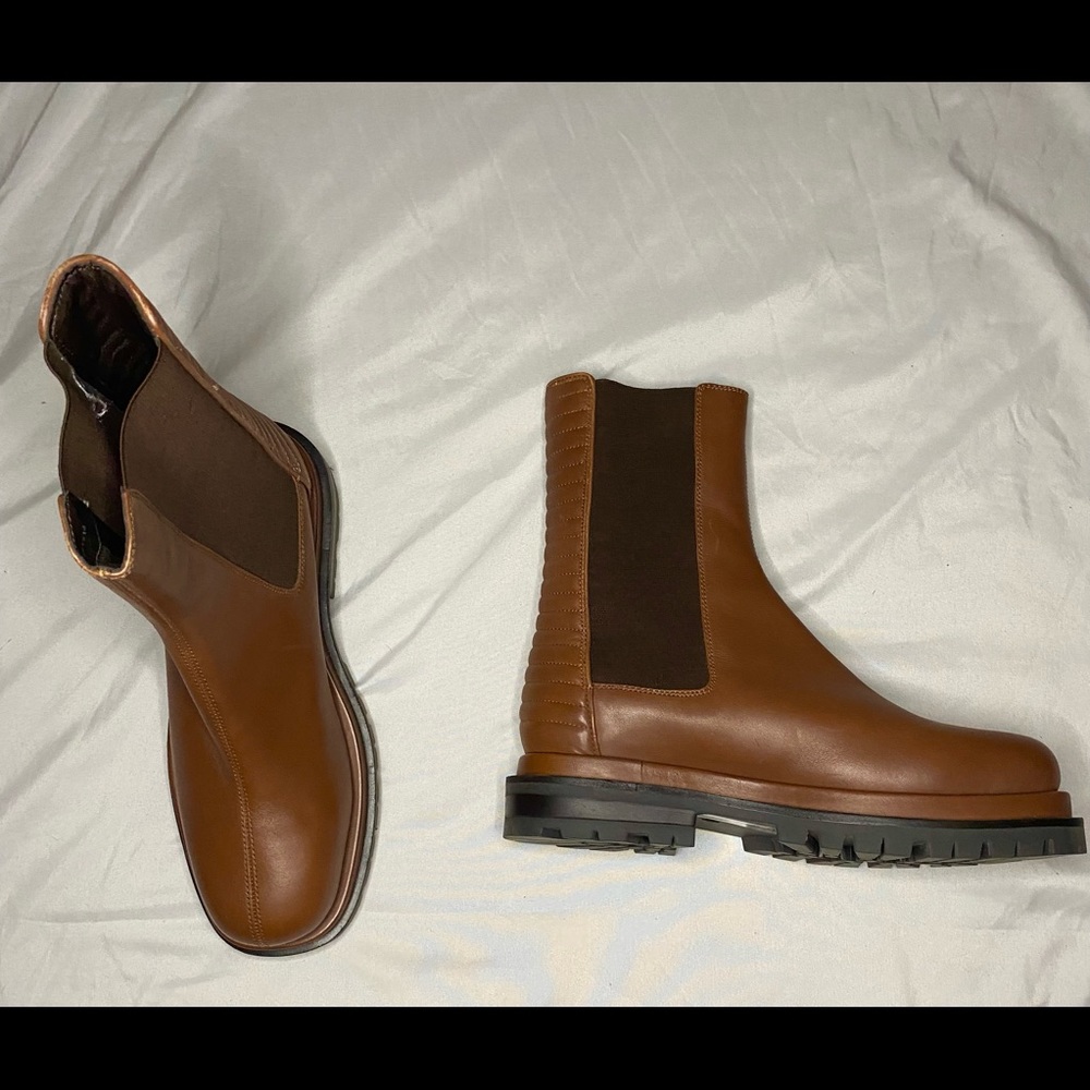 ASOS DESIGNS SIZE 8 BROWN BOOTS